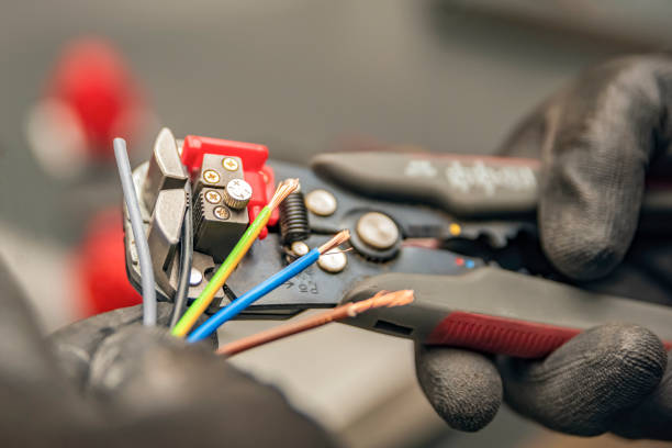 Best Affordable Emergency Electrician  in Diaz, AR